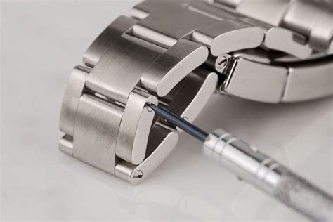 how to take links out of a rolex